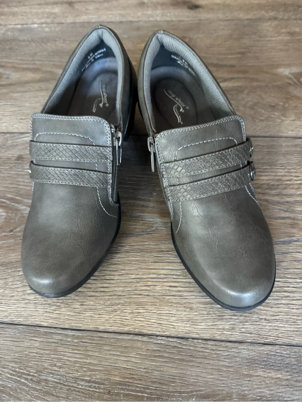 Easy Street Comfort Wave Womens 9M Gray Ankle Booties Shoes Side Zip